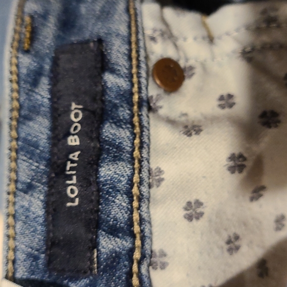 *SOLD OUT* Lucky Jeans - Picture 8 of 9